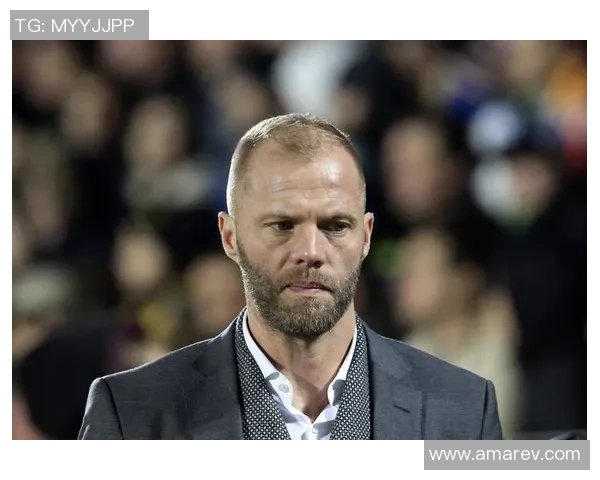 足球十大落魄豪门球星的跌宕人生:从辉煌到低谷的沉浮故事 足球十大落魄豪门球星的跌宕人生:从辉煌到低谷的沉浮故事