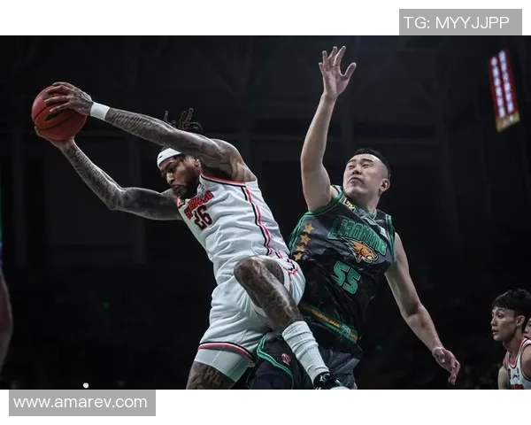 NBA球星与足球巨星跨界合作引发热议 谁是体育世界的全能王者 NBA球星与足球巨星跨界合作引发热议 谁是体育世界的全能王者