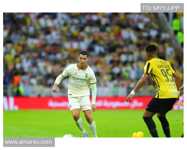 世界球星足球失误集锦:那些改变比赛走向的瞬间与遗憾时刻 世界球星足球失误集锦:那些改变比赛走向的瞬间与遗憾时刻