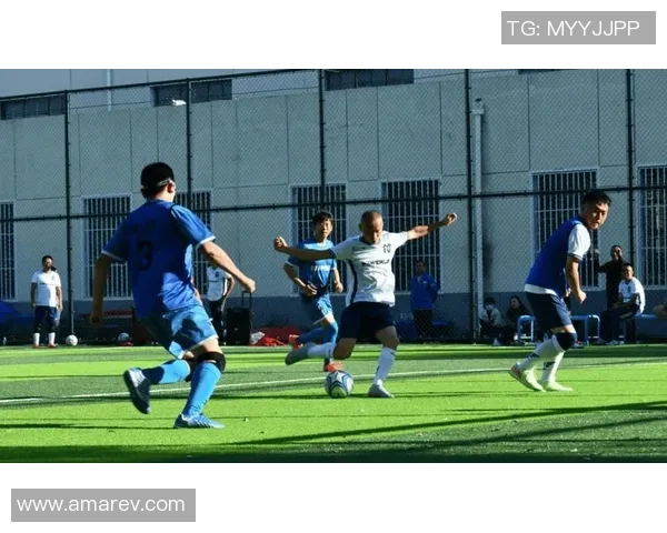 绿茵场巨星闪耀瞬间见证足球魅力与激情燃烧时刻 绿茵场巨星闪耀瞬间见证足球魅力与激情燃烧时刻